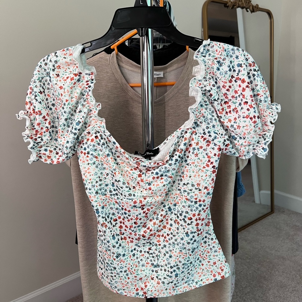 Lea & Viola Blue and Pink Puff Sleeve Blouse